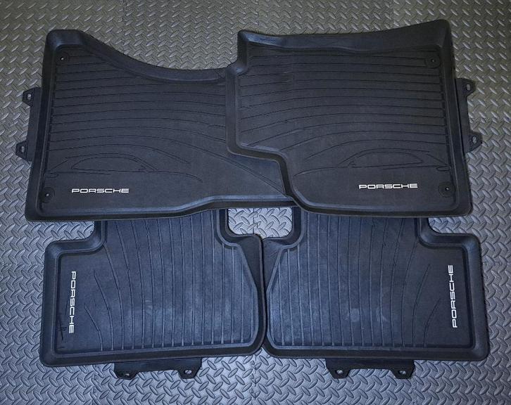 Porsche Macan 95B rubberen automatten, Auto diversen, Automatten, Zo goed als nieuw, Ophalen of Verzenden