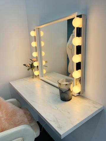  Superbe coiffeuse / makeup corner IKEA – ÉTAT NEUF  beschikbaar voor biedingen