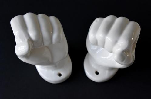 Unieke kandelaars vuisten, Huis en Inrichting, Woonaccessoires | Kandelaars en Kaarsen, Zo goed als nieuw, Kandelaar, Minder dan 25 cm