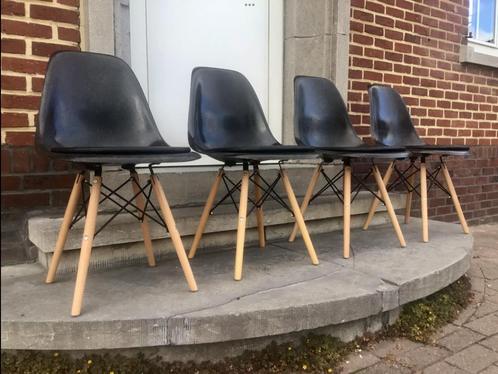 4 x vintage Herman Miller DSW Fiberglass Chair 1960-70s, Maison & Meubles, Chaises, Utilisé, Enlèvement ou Envoi