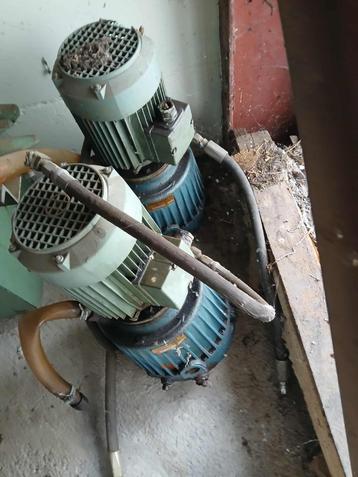 2 hydraulische pompen GUAY S.A. – industriële motoren beschikbaar voor biedingen
