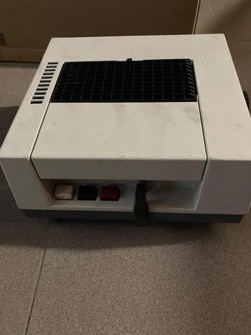 Diaprojector Voigtländer en projectiescherm beschikbaar voor biedingen