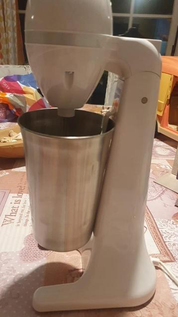 Elektrische shakemixer met inox beker beschikbaar voor biedingen