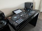 Pioneer XDJ-RX3, Pioneer DJ DM-50D Glorious DJ tafel, Enlèvement, Comme neuf, Pied