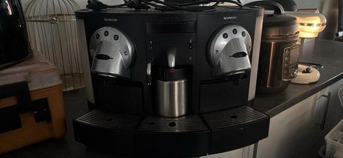 Te koop: Nespresso Gemini Pro (CS 220) koffiemachine, Elektronische apparatuur, Koffiezetapparaten, Gebruikt, Koffiepads en cups