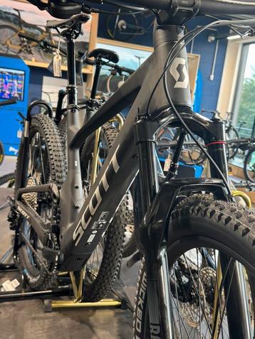 SCOTT LUMEN 920 carbonzwart Large beschikbaar voor biedingen