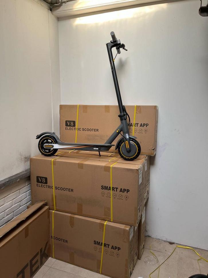 Elektrische Steppen / V8 / Nieuw / 25km / H/, Fietsen en Brommers, Steps, Nieuw, Elektrische step (E-scooter), Ophalen