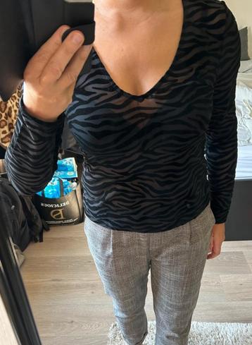 Zwarte semi-transparante zebra shirt beschikbaar voor biedingen