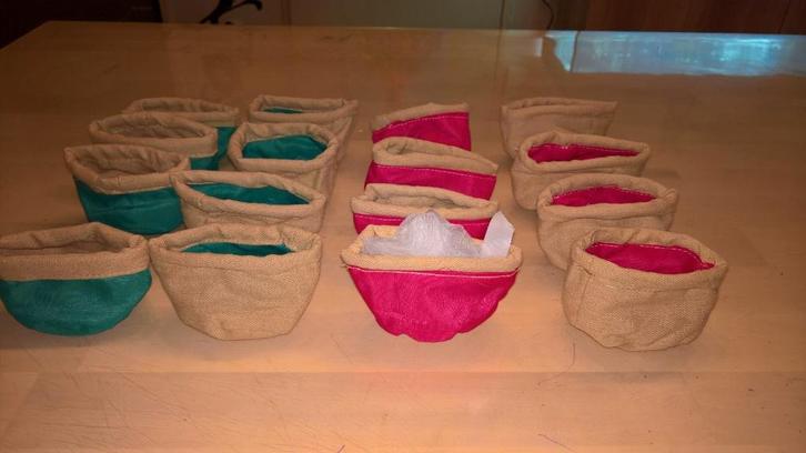 Jutte zakjes in 2 kleuren UITVERKOOP, Kinderen en Baby's, Kraamcadeaus en Geboorteborden, Nieuw, Kraamcadeau, Ophalen of Verzenden