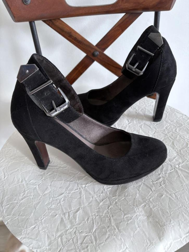 Tamaris zwarte hakken –37-  stevige blokhak opvallende gesp, Kleding | Dames, Schoenen, Zo goed als nieuw, Schoenen met hoge hakken