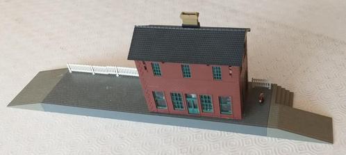 LIMA HO - PASSAGIERSSTATION, Hobby en Vrije tijd, Modeltreinen | H0, Gebruikt, Brug, Tunnel of Gebouw, Gelijkstroom of Wisselstroom