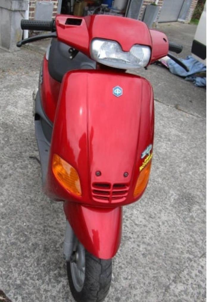Piaggio zip 2630km!!, Fietsen en Brommers, Scooters | Piaggio, Zip, Ophalen