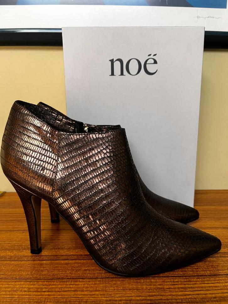 Noë laarsjes Maat 41 -bruin brons Nieuw, Kleding | Dames, Schoenen, Nieuw, Lage of Enkellaarzen, Bruin, Ophalen of Verzenden