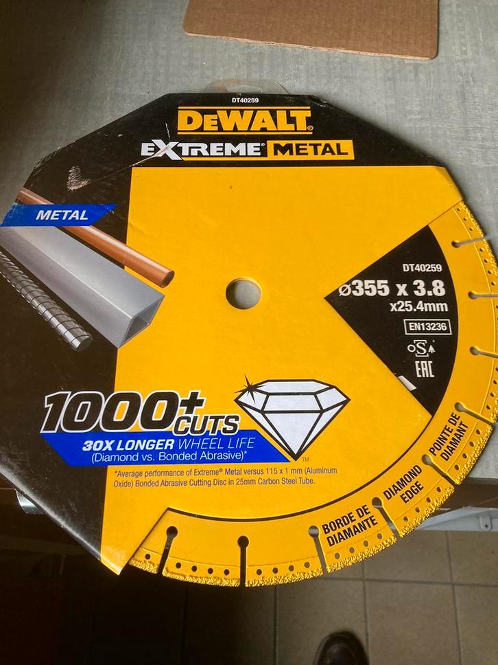 2 Grote diamant slijpschijven voor alle metalen D=355 en 300, Doe-het-zelf en Bouw, Gereedschap | Slijpmachines, Zo goed als nieuw