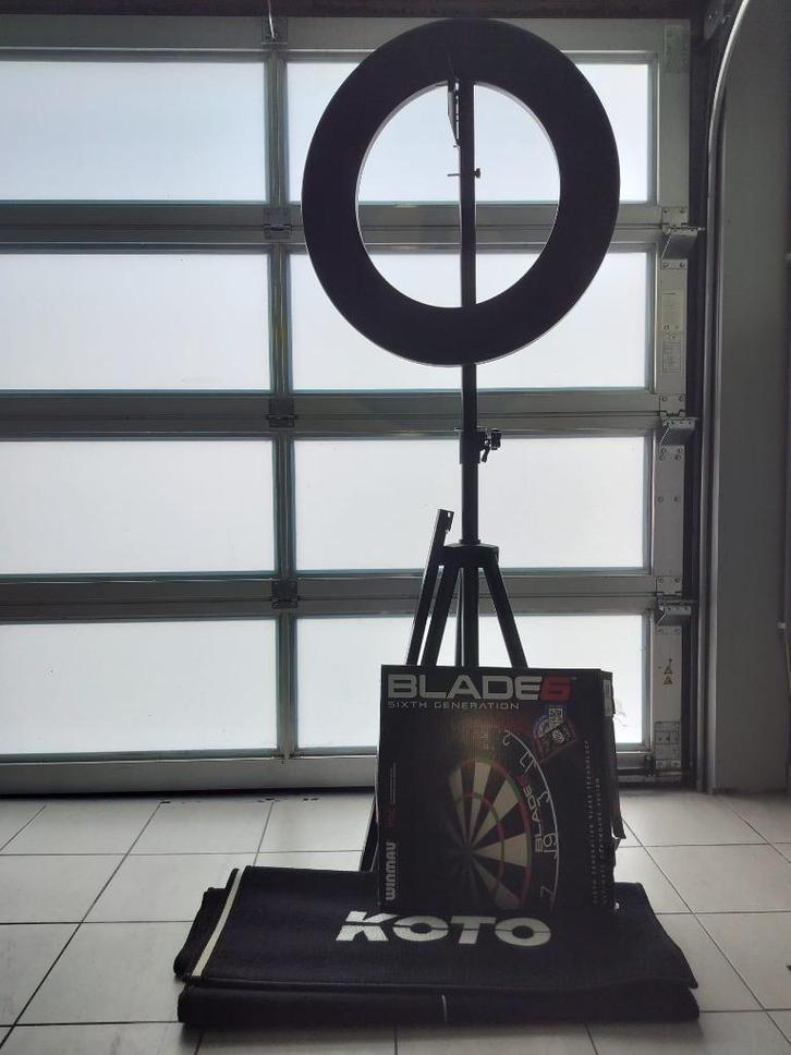 Dartsbord + staander + accessoires, Hobby en Vrije tijd, Gezelschapsspellen | Overige, Nieuw, Ophalen