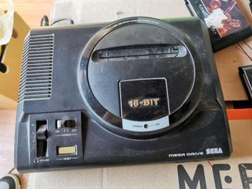 SEGA Mega Drive + controllers & games beschikbaar voor biedingen