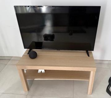 OK 40-INCH FULL HD LED-TV EN IKEA ZWARTE SALONTAFEL beschikbaar voor biedingen