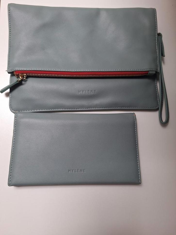 Nieuwe blauwe clutch en bijbehorende portefeuille Mylène, Handtassen en Accessoires, Tassen | Damestassen, Nieuw, Ophalen of Verzenden