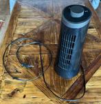 Kleine zwarte zuilventilator voor op het bureau, Elektronische apparatuur, Ventilatoren, Ophalen of Verzenden, Zo goed als nieuw