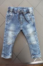 Broekje jeans knie stiksel taille koordje blauw maat 74, Kinderen en Baby's, Babykleding | Maat 74, Zeeman, Gebruikt, Broekje
