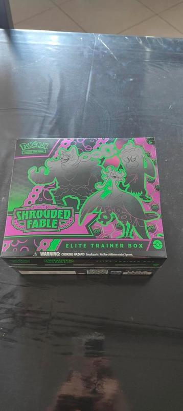 shrouded fable elite trainer box beschikbaar voor biedingen