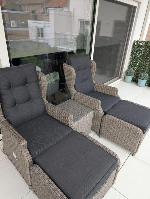 2 bruine Lounge-Zetels met voetbank en tafeltje, Tuin en Terras, Tuinsets en Loungesets, Zo goed als nieuw, Loungeset, Wicker