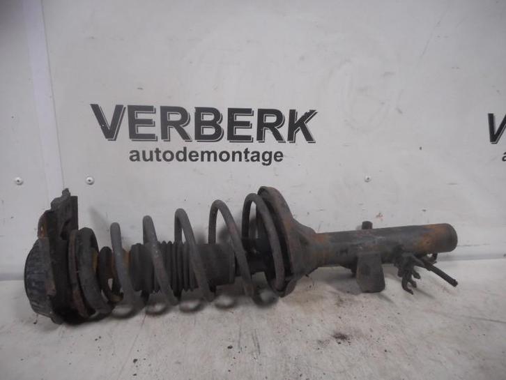 VEERPOOT LINKS ACHTER Cougar (ECX / W) (kleurcodeveer1xwit), Auto-onderdelen, Ophanging en Onderstel, Ford, Gebruikt