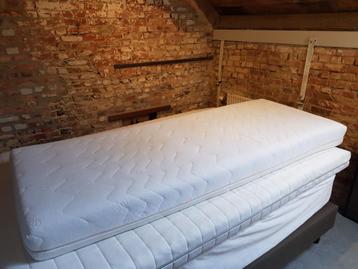 Matras eenpersoonsbed beschikbaar voor biedingen
