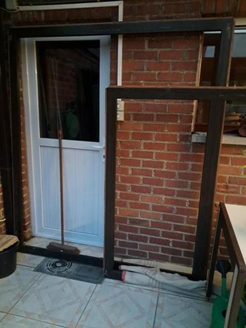 Raamkader + 2 ruiten opendraaiend, Doe-het-zelf en Bouw, Glas en Ramen, Gebruikt, Gevelraam of Ruit, 160 cm of meer, 160 cm of meer