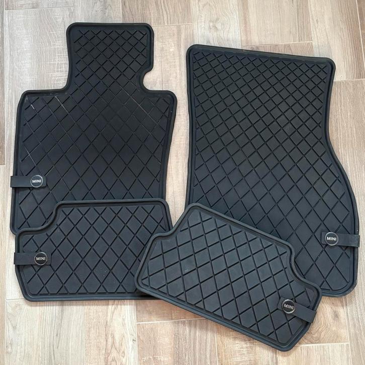 Tapis de sol Mini caoutchouc imperméable noir 4 pièces, Auto diversen, Automatten, Zo goed als nieuw, Ophalen