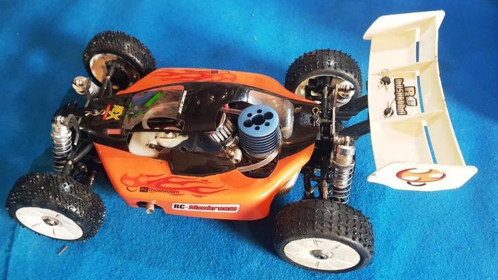 Competitie 1/8 Nitro buggy met een Rossi GT 3.5cc (.21), Hobby en Vrije tijd, Modelbouw | Radiografisch | Auto's, Gebruikt, Auto offroad