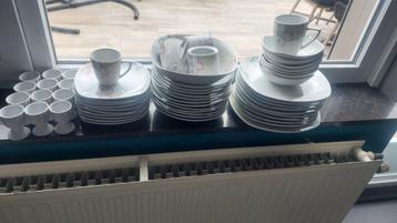 Eet & koffie servies set beschikbaar voor biedingen