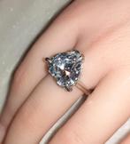 Damesring zilver met groot kristallen hartje Lovisa, Bijoux, Sacs & Beauté, Bagues, Neuf, 17 à 18, Argent, Envoi