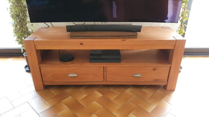 Meuble TV en bois massif. L 127 cm. Fabriqué au Brésil, Maison & Meubles, Armoires | Mobilier de télévision, Utilisé, Moins de 100 cm