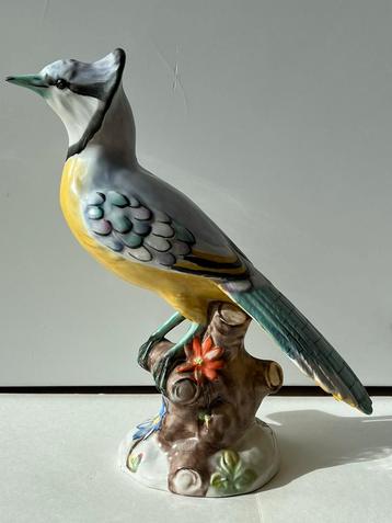 oud porselein beeld vogel gaai ceramiche ITALY 900/ ucello  beschikbaar voor biedingen