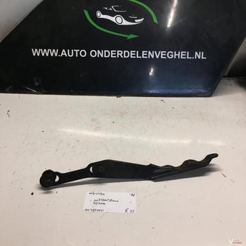 Mercedes W124 1986 Uitlaatsteun thv Bak 124 492 0441 beschikbaar voor biedingen