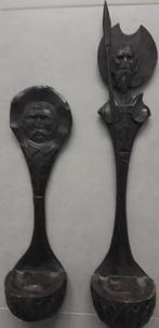 2 houten sculpturen, Ophalen