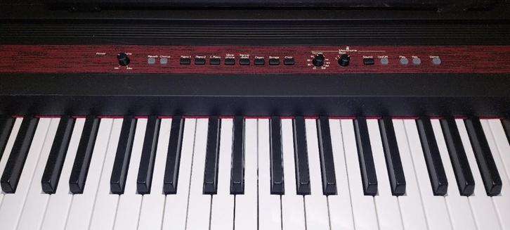 Piano numérique Roland EP-77 - état neuf - 88 touches, Musique & Instruments, Synthétiseurs, Comme neuf, 88 touches, Roland, Avec connexion MIDI