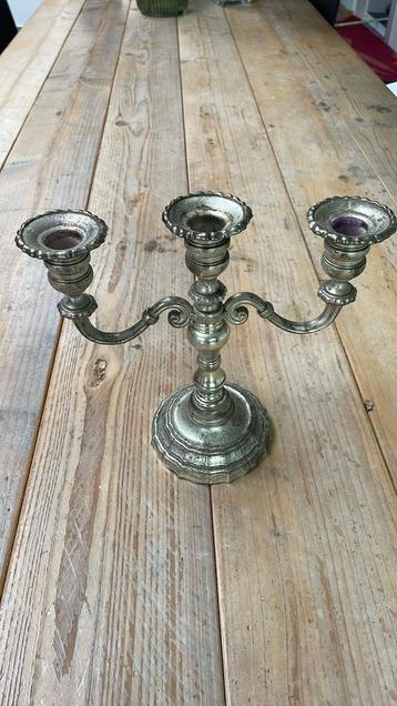 Groot lot rommelmarkt gerief (meer dan 150 stuks) beschikbaar voor biedingen