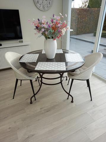 Tafel met marmeren blad  + 2 stoelen Vincent Sheppard beschikbaar voor biedingen