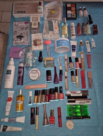 Lot de différents produits cosmétiques, Enlèvement ou Envoi, Neuf