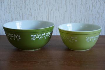 set van 2 Pyrex crazy daisy kommen disponible aux enchères