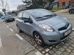 Toyota Yaris 2010/ 70 km, a reçu l'inspection 3500 moteur 10, Autos, Argent ou Gris, Achat, Particulier, Yaris