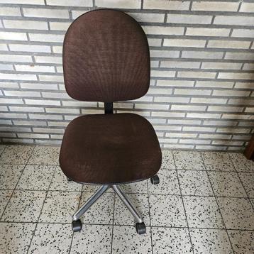 Bureaustoel bruin beschikbaar voor biedingen