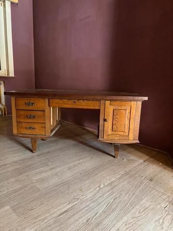 Bureau en chaine bonne état  beschikbaar voor biedingen
