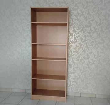 Boekenkast  beschikbaar voor biedingen