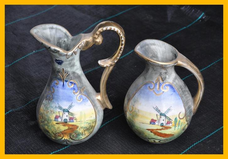 Vaas of Waterkan - Lot van 2 stuks - met windmolen decoratie, Antiquités & Art, Antiquités | Vases, Enlèvement ou Envoi