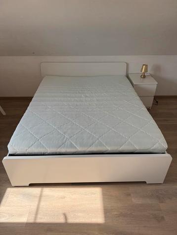 2 persoonsbed Ikea Askvoll 160x200cm, Huis en Inrichting, Slaapkamer | Boxsprings, Ophalen, Wit, Tweepersoons, Zo goed als nieuw