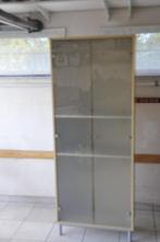 Kast met glazen deurtjes, Ophalen, Zo goed als nieuw