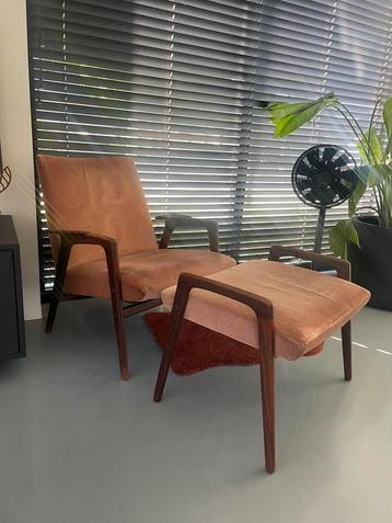 Vintage Deens design fauteuil met voetenbank beschikbaar voor biedingen